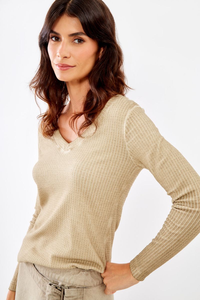 01044079_8343_3-BLUSA-MALHA-MG-LONGA-ESTONADO