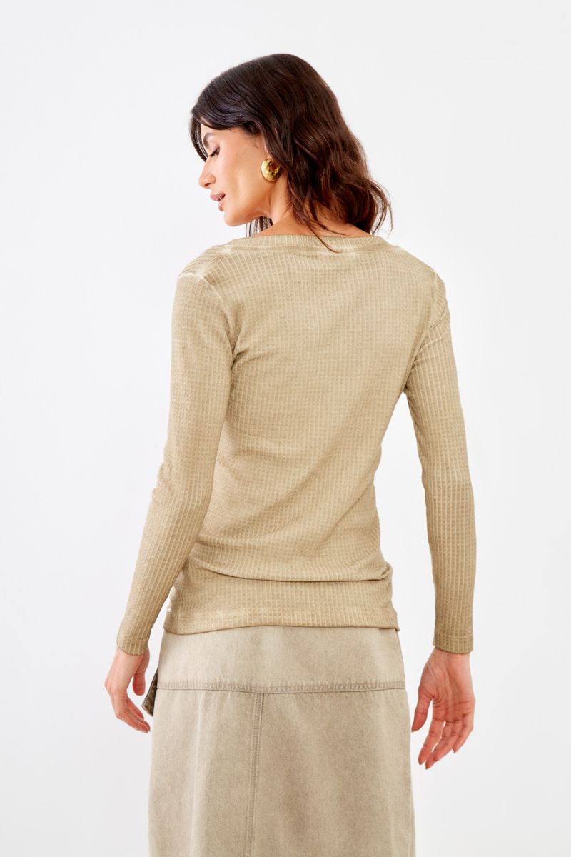 01044079_8343_4-BLUSA-MALHA-MG-LONGA-ESTONADO