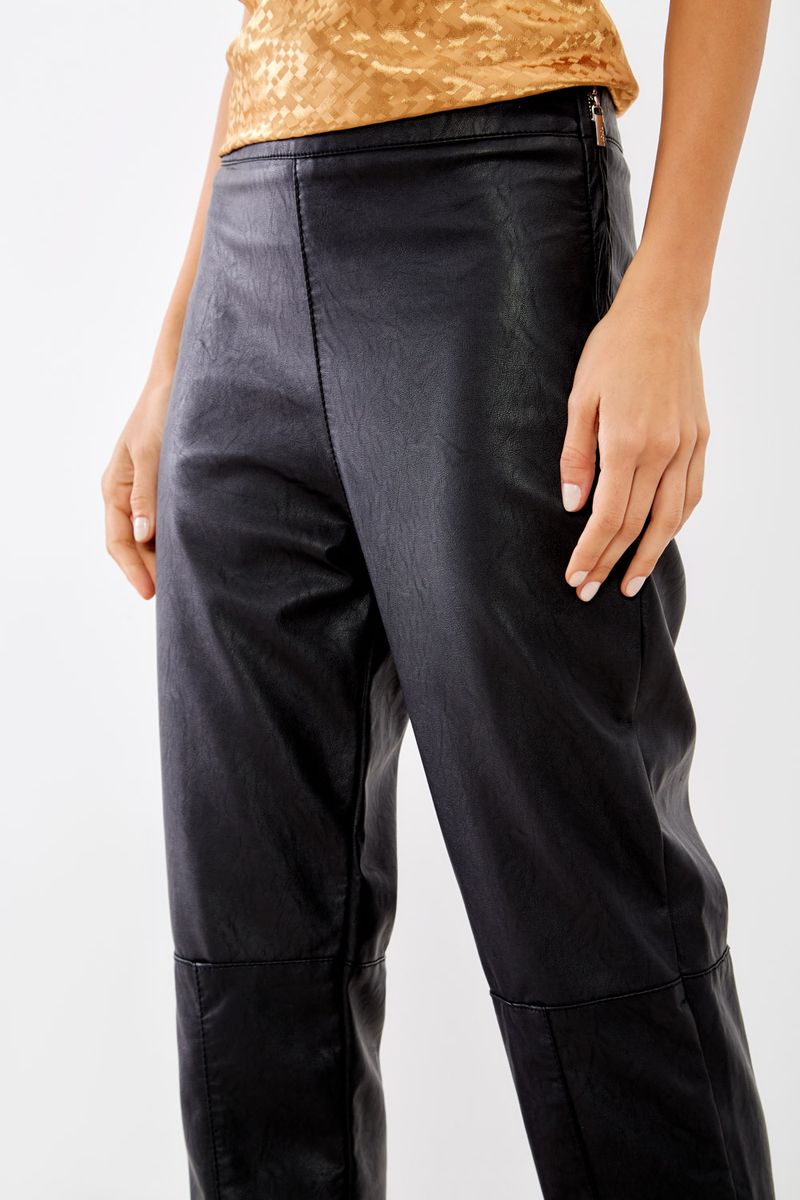 01045649_0002_2-CALCA-JOGGING-COURO-PU