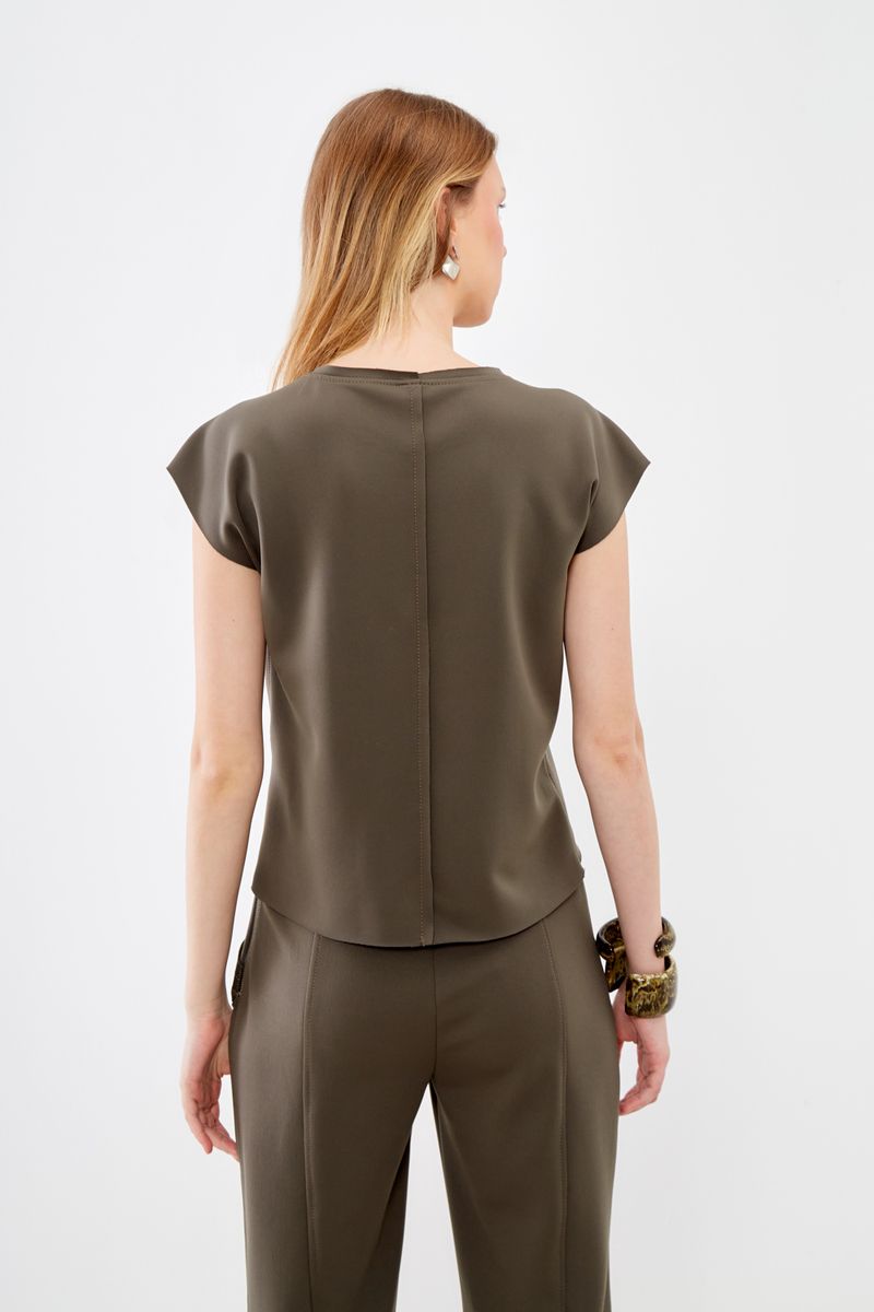 01045920_3942_4-BLUSA-MALHA-RESINADA
