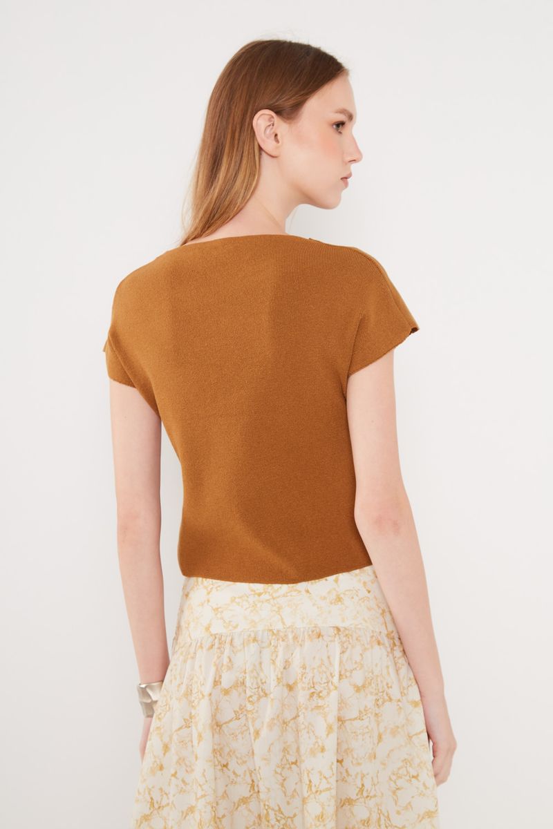 01044432_8122_3-BLUSA-TRICOT-OMBRO-RETO