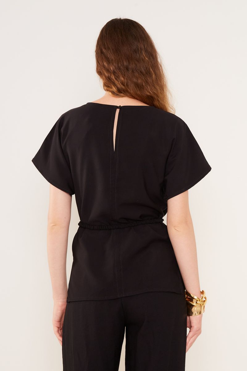 01045695_0002_3-BLUSA-CASUAL-DETALHE-DECOTE