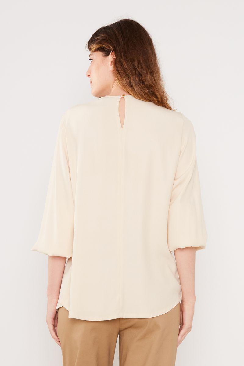 01045778_0004_3-BLUSA-CASUAL-DECOTE