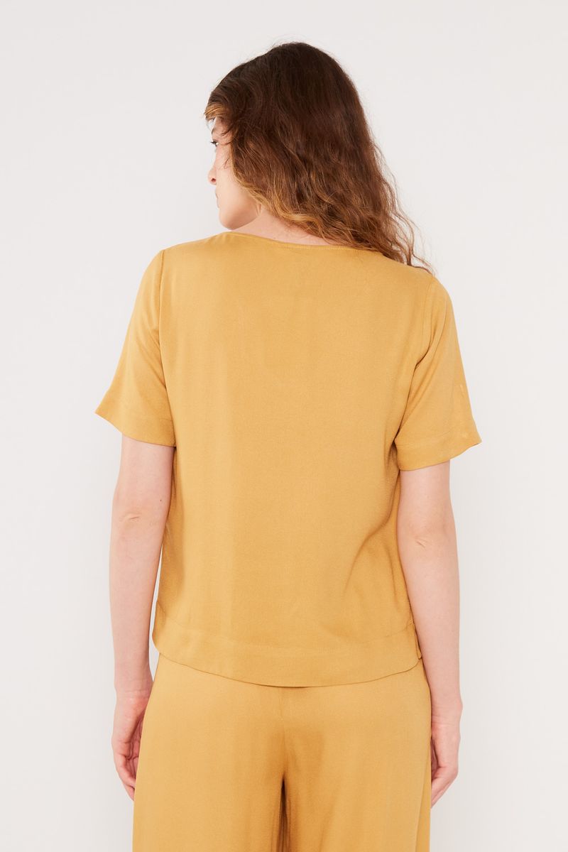 01045794_8538_3-BLUSA-CASUAL-DECOTE-V
