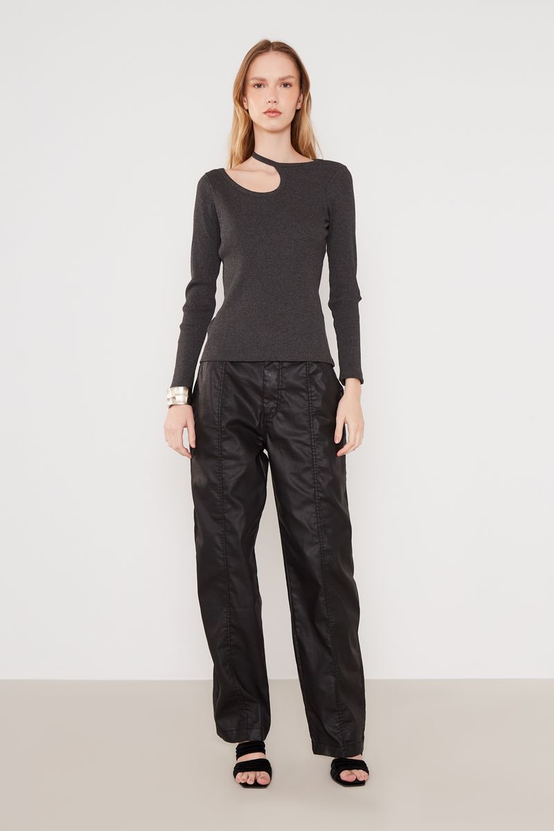 01044060_0010_2-BLUSA-MALHA-DECOTE-ASSIMETRICO