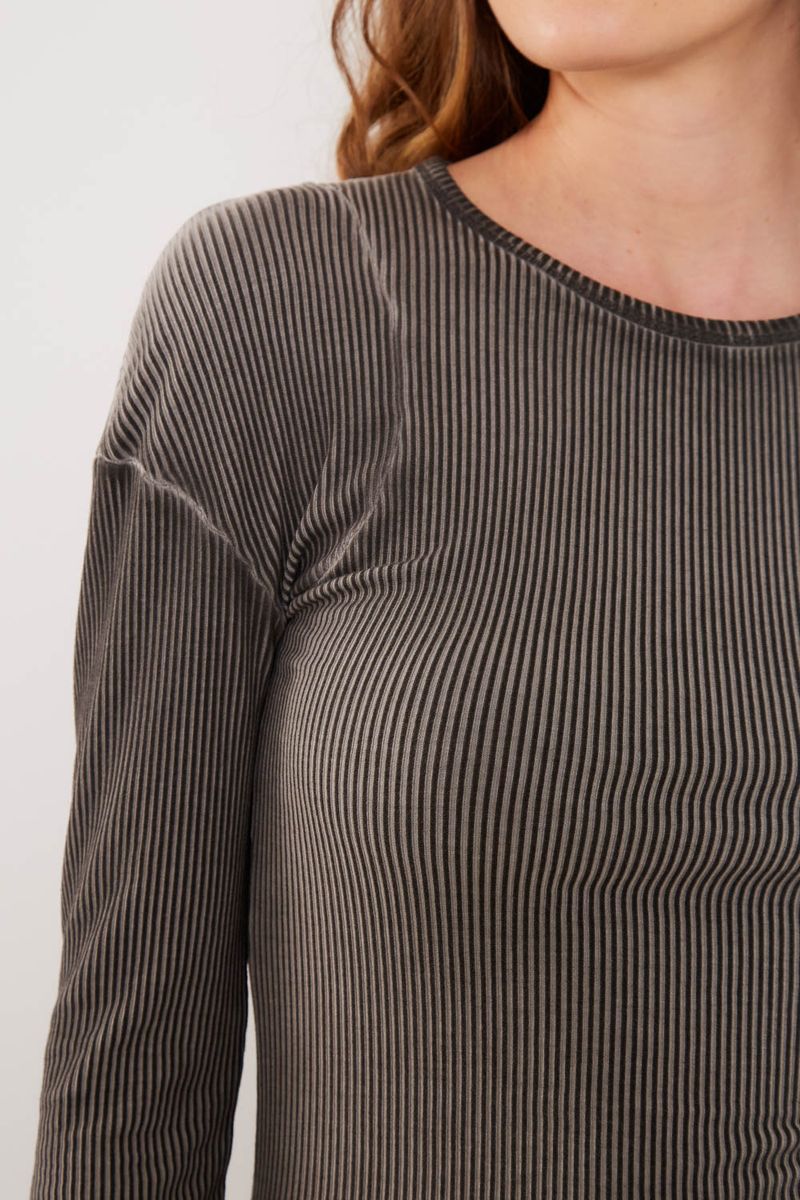 01046042_0002_4-BLUSA-MALHA-MGA-LONGA