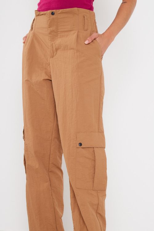 Calça Techno Cenoura Cargo - Marrom Capuccino