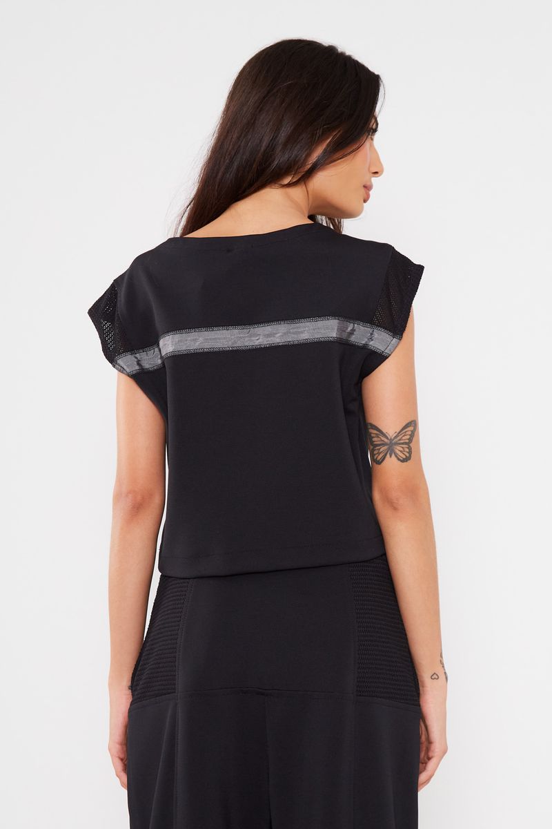 01045950_0002_3-BLUSA-MALHA-MIX-TELA