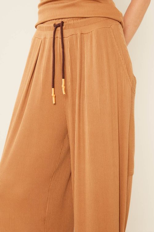 Calça Malha Ampla Rib Visco - Bege Amendoa