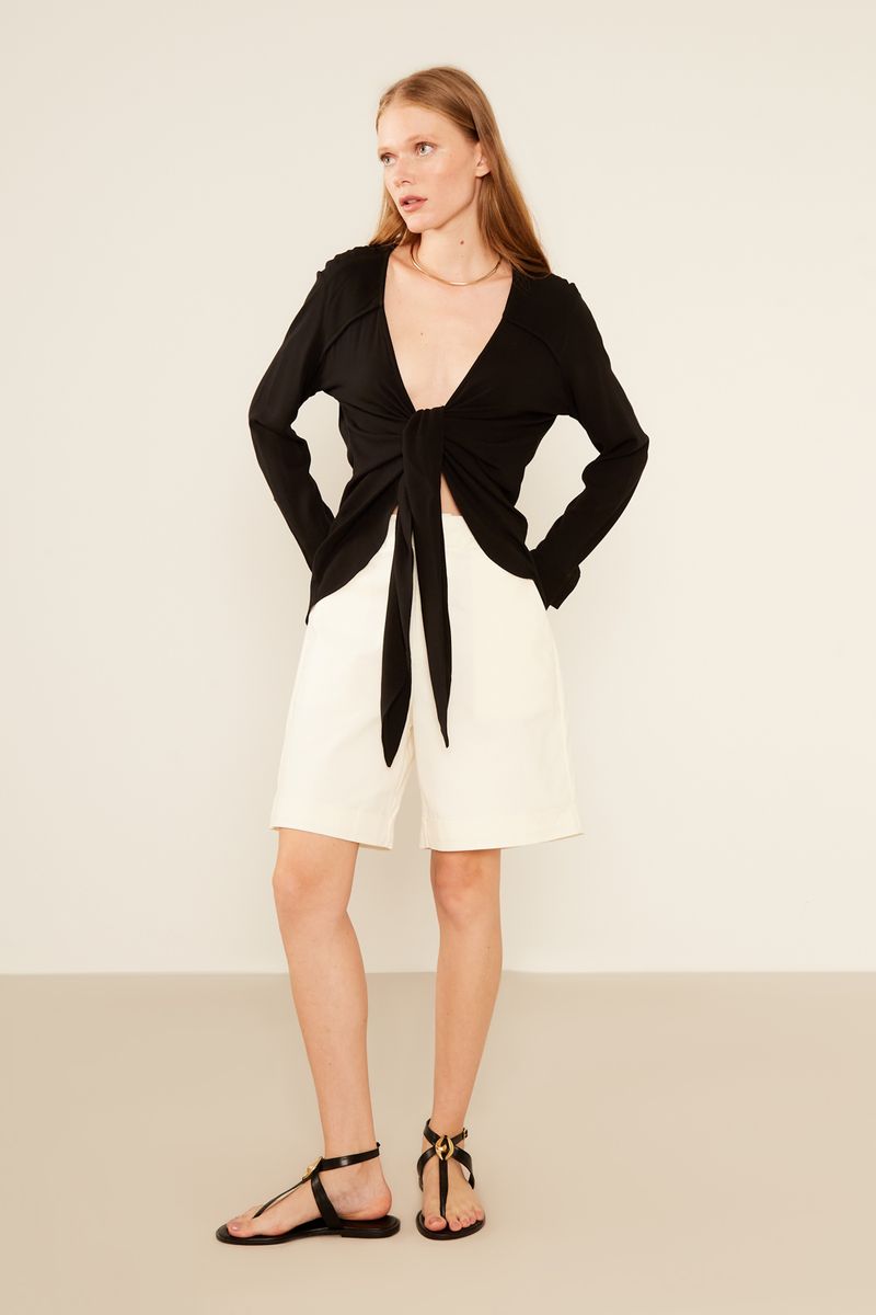 01047608_0002_4-BLUSA-AMARRACAO-PUNHOS