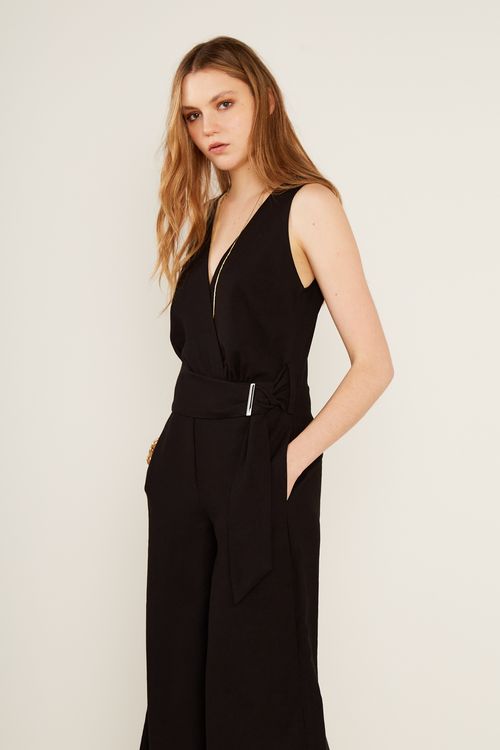 Macacão Casual Detalhe Resina - Preto