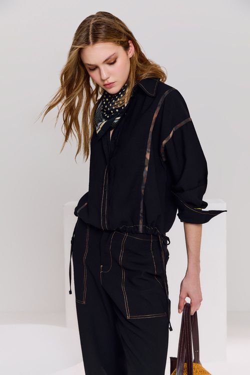 Camisa Detalhe Estampa Jardim Black - Preto